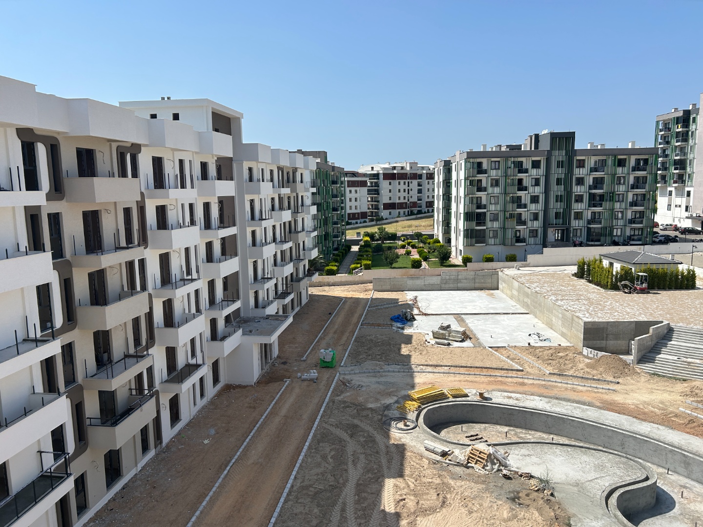 ÇANAKKALE, MERKEZ, HAMİDİYE MAHALLESİNDE, SOSYAL DONATILI VE GÜVENLİKLİ SİTEDE, EŞYALI, HOLLÜ SATILIK 1+1 DAİRE - ÇANAKKALE MERKEZ KEPEZ BELDESİ, HAMİDİYE MAHALLESİ - undefined undefined - Thumbnail