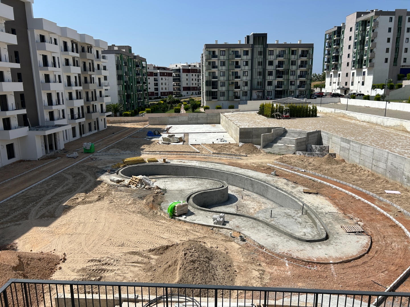 ÇANAKKALE, MERKEZ, HAMİDİYE MAHALLESİNDE, SOSYAL DONATILI VE GÜVENLİKLİ SİTEDE, EŞYALI, HOLLÜ SATILIK 1+1 DAİRE - ÇANAKKALE MERKEZ KEPEZ BELDESİ, HAMİDİYE MAHALLESİ - undefined undefined - Thumbnail