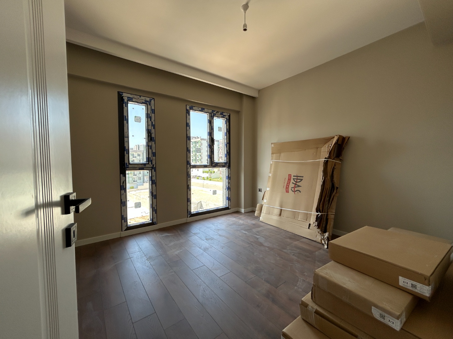 ÇANAKKALE, MERKEZ, HAMİDİYE MAHALLESİNDE, SOSYAL DONATILI VE GÜVENLİKLİ SİTEDE, EŞYALI, HOLLÜ SATILIK 1+1 DAİRE - ÇANAKKALE MERKEZ KEPEZ BELDESİ, HAMİDİYE MAHALLESİ - undefined undefined - Thumbnail