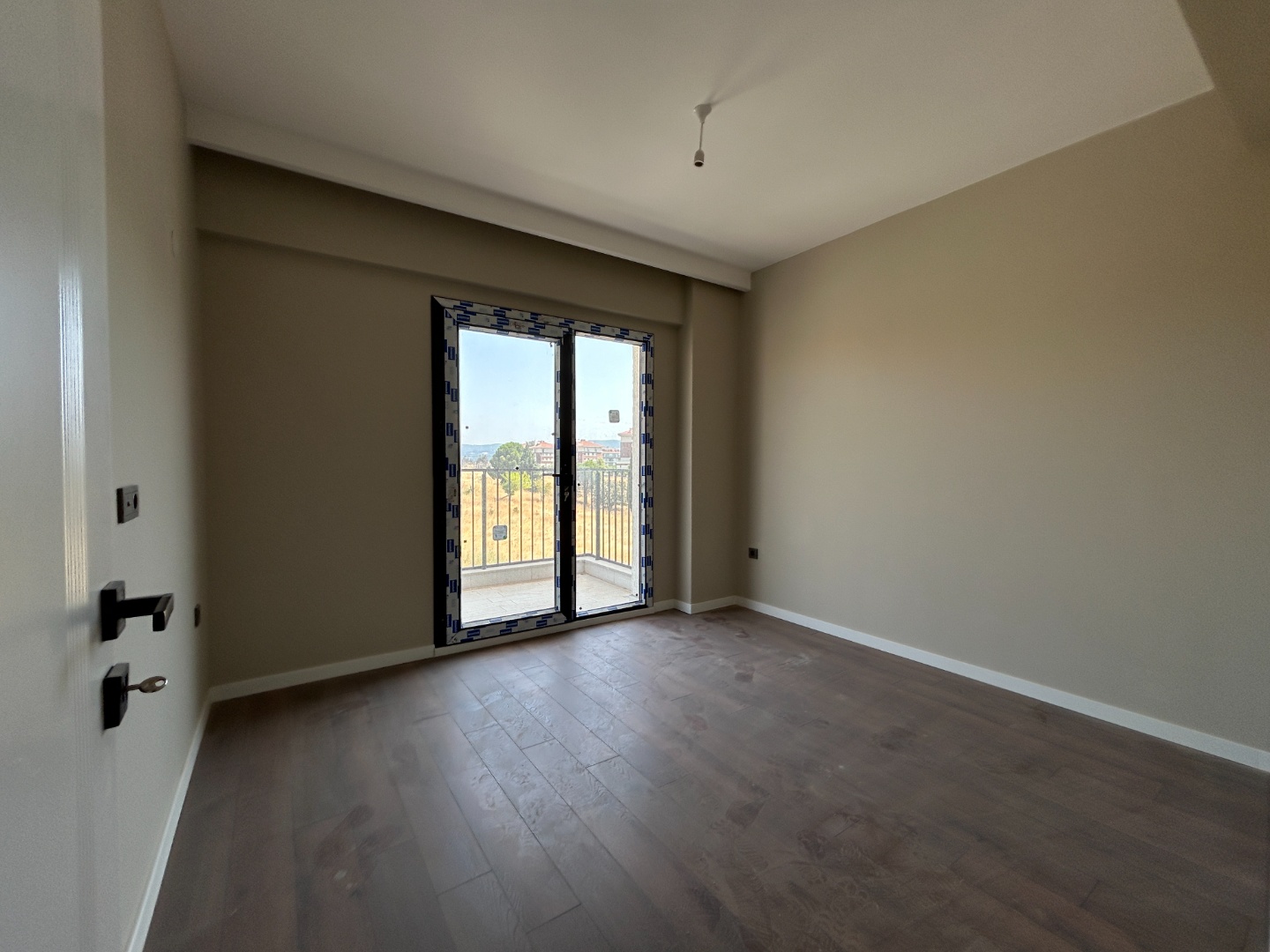 ÇANAKKALE, MERKEZ, HAMİDİYE MAHALLESİNDE, SOSYAL DONATILI VE GÜVENLİKLİ SİTEDE, EŞYALI, HOLLÜ SATILIK 1+1 DAİRE - ÇANAKKALE MERKEZ KEPEZ BELDESİ, HAMİDİYE MAHALLESİ - undefined undefined - Thumbnail