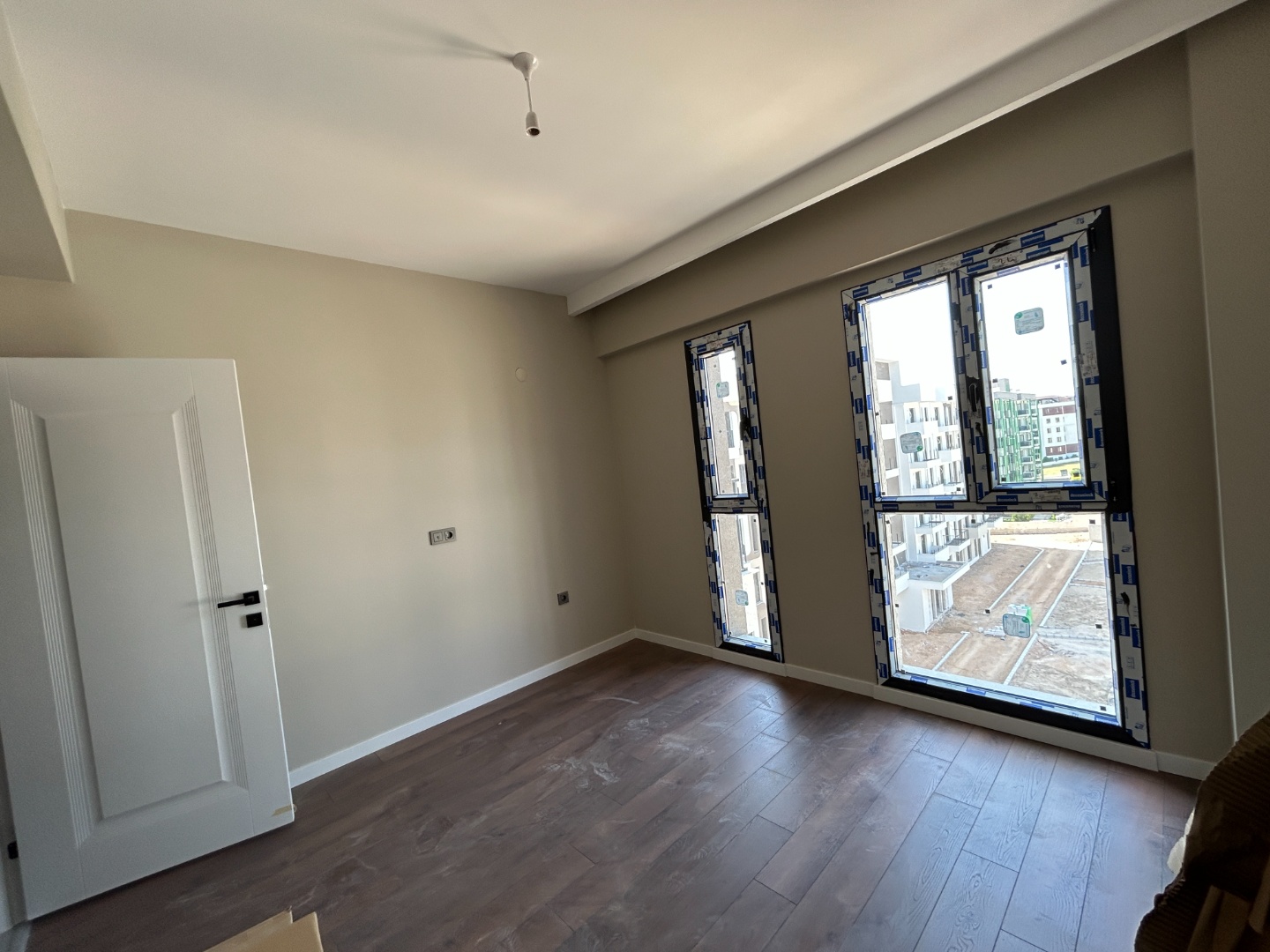 ÇANAKKALE, MERKEZ, HAMİDİYE MAHALLESİNDE, SOSYAL DONATILI VE GÜVENLİKLİ SİTEDE, EŞYALI, HOLLÜ SATILIK 1+1 DAİRE - ÇANAKKALE MERKEZ KEPEZ BELDESİ, HAMİDİYE MAHALLESİ - undefined undefined - Thumbnail