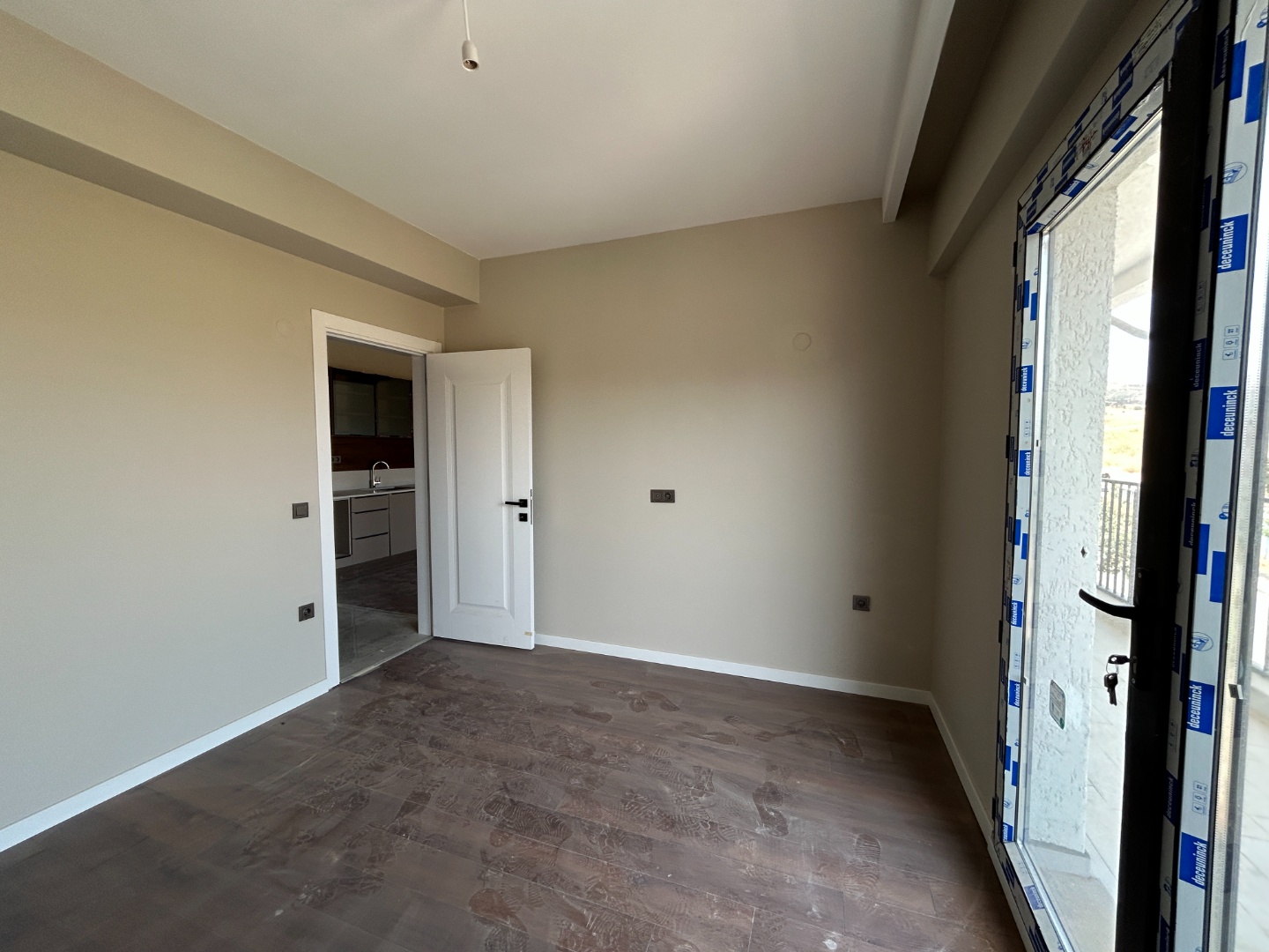 ÇANAKKALE, MERKEZ, HAMİDİYE MAHALLESİNDE, SOSYAL DONATILI VE GÜVENLİKLİ SİTEDE, EŞYALI, HOLLÜ SATILIK 1+1 DAİRE - ÇANAKKALE MERKEZ KEPEZ BELDESİ, HAMİDİYE MAHALLESİ - undefined undefined - Thumbnail