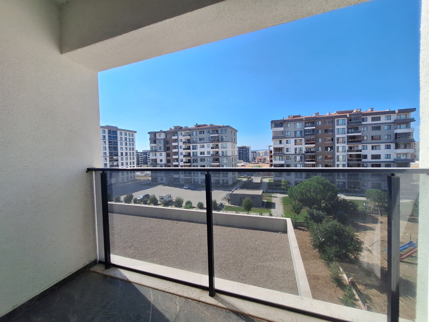 ÇANAKKALE MERKEZ KARACAÖREN DE CADDE ÜZERİ 165 M2 3+1  SATILIK DAİRE - ÇANAKKALE MERKEZ KARACAÖREN KÖYÜ - undefined undefined - Thumbnail