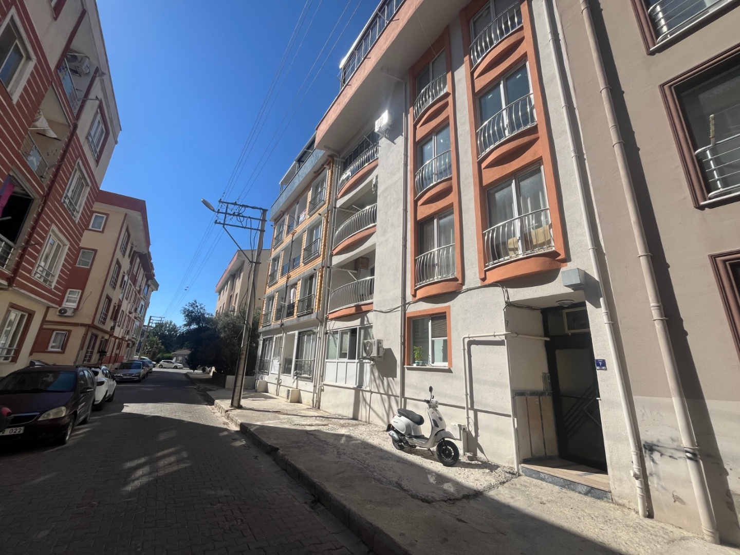 ÇANAKKALE  TRUVA CADEDESİNE YAKIN İÇİ YENİLENMİŞ 2+1 SATILIK DAİRE - ÇANAKKALE MERKEZ BARBAROS MAHALLESİ - undefined undefined - Thumbnail