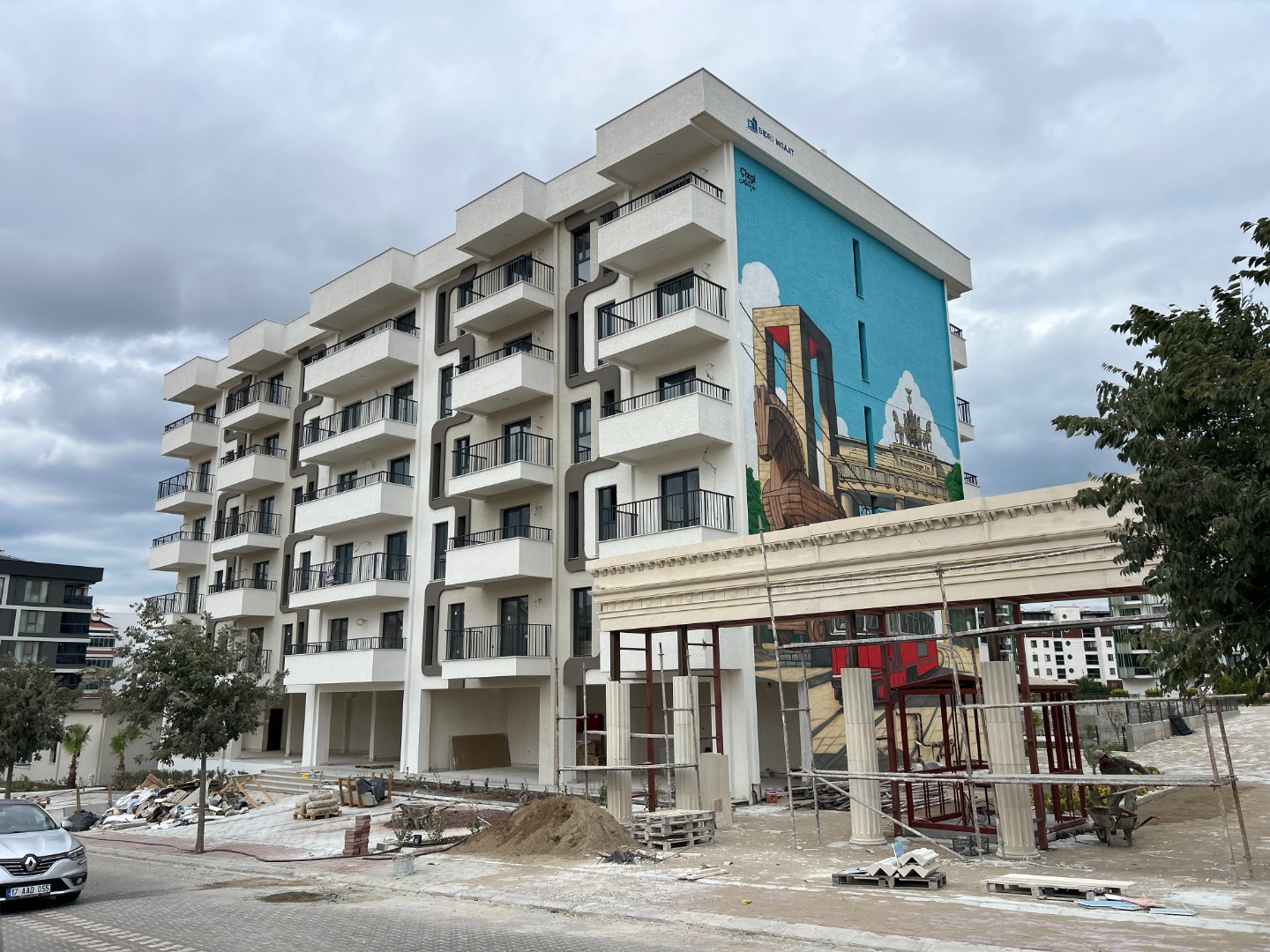 ÇANAKKALE, MERKEZ, HAMİDİYE MAHALLESİNDE, SOSYAL DONATILI VE GÜVENLİKLİ SİTEDE, GENİŞ BALKONLU, HOLLÜ SATILIK 1+1 DAİRE - ÇANAKKALE MERKEZ KEPEZ BELDESİ, HAMİDİYE MAHALLESİ - undefined undefined - Thumbnail