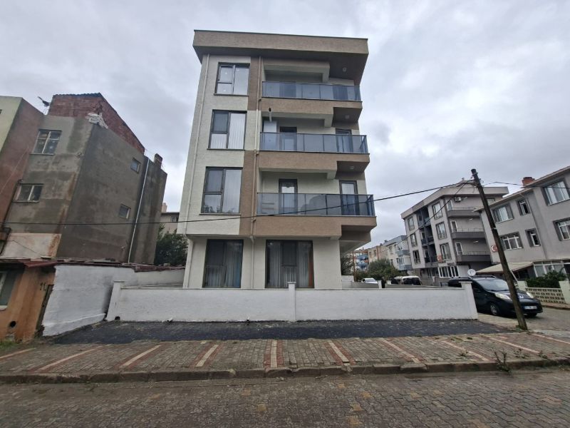 BARBAROS MAHALLESİNDE CUMA PAZARINA YAKIN 1+1 SATILIK DAİRE - ÇANAKKALE MERKEZ BARBAROS MAHALLESİ - undefined undefined - Thumbnail