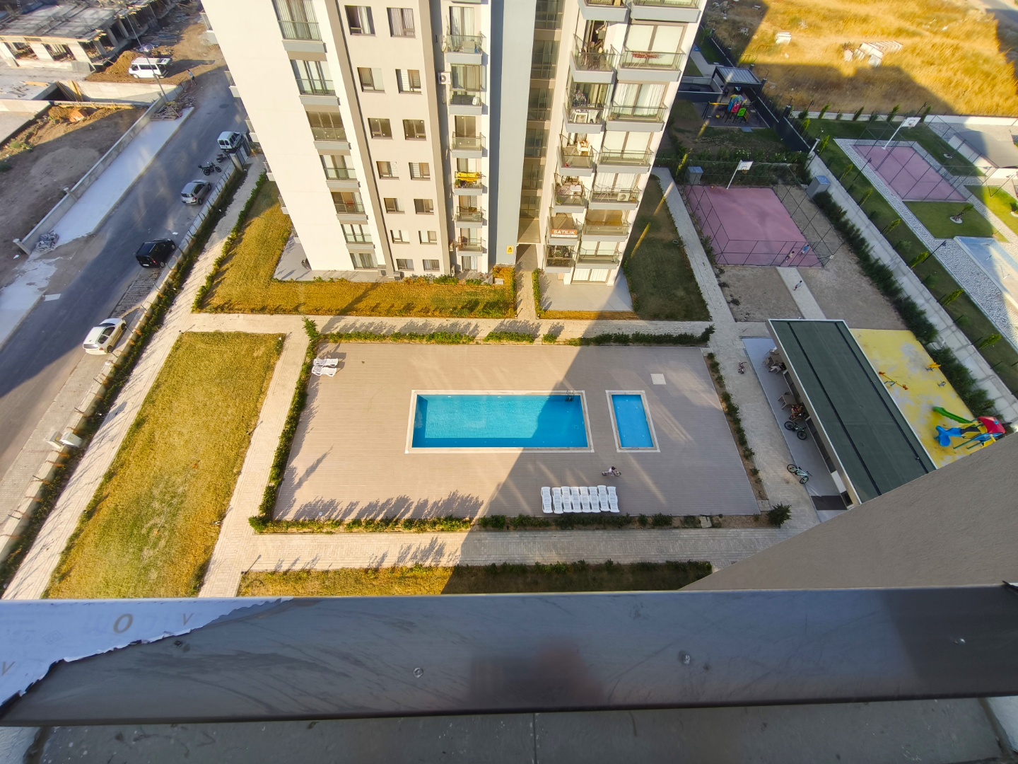ÇANAKKALE ESENLER'DE HAVUZLU SİTEDE SIFIR 3+1 SATILIK DAİRE - ÇANAKKALE MERKEZ KARACAÖREN KÖYÜ - undefined undefined - Thumbnail