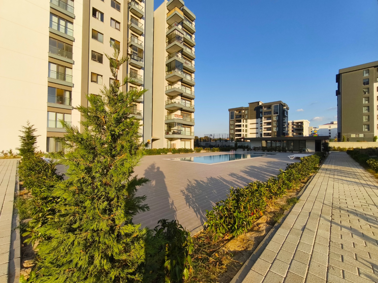 ÇANAKKALE ESENLER'DE HAVUZLU SİTEDE SIFIR 3+1 SATILIK DAİRE - ÇANAKKALE MERKEZ KARACAÖREN KÖYÜ - undefined undefined - Thumbnail