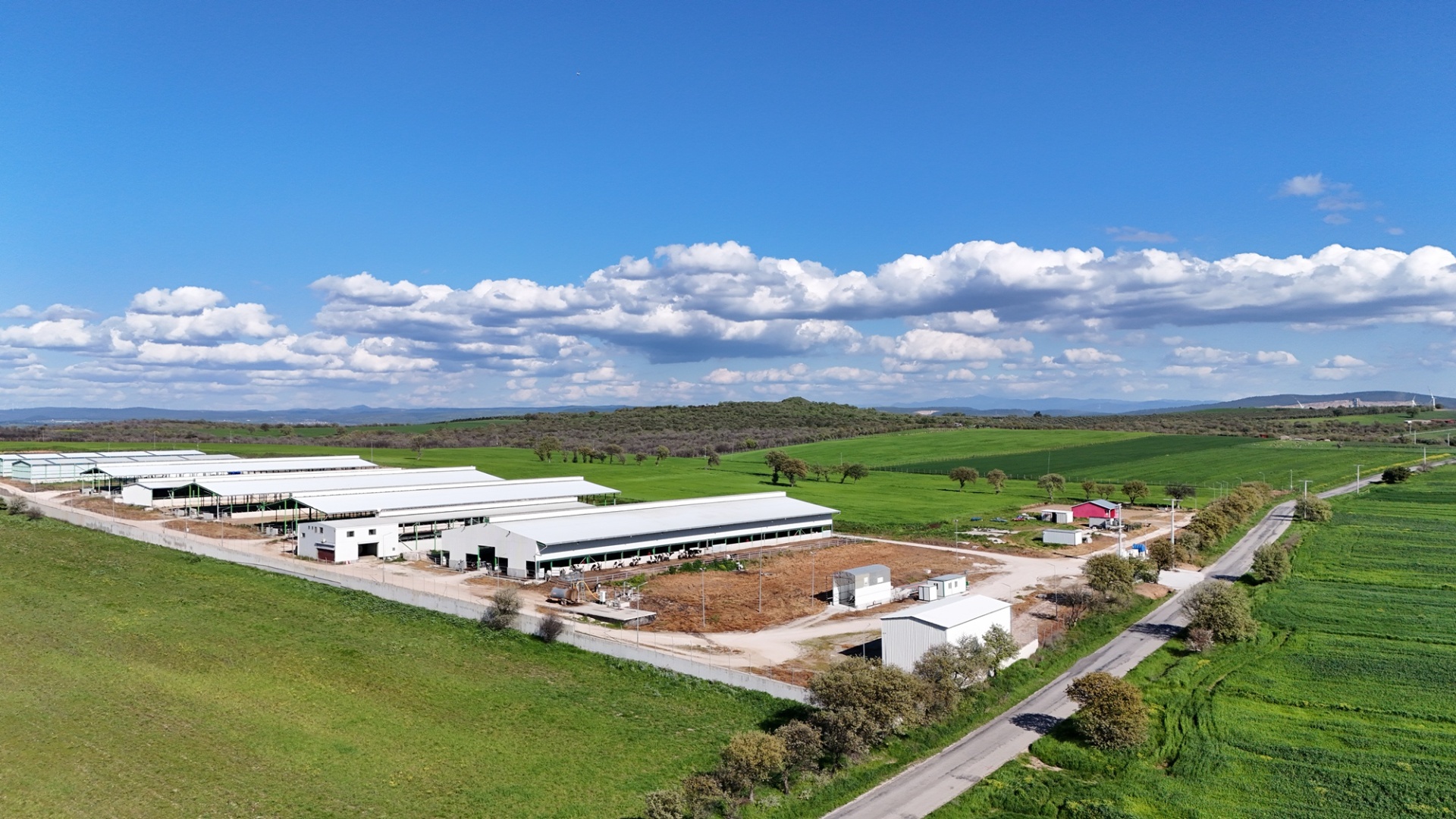 ÇANAKKALE EZİNE ÜVECİK KÖYÜNDE ASFALT YOLA CEPHELİ 16.268 M2 TARLAMIZ SATILIKTIR - ÇANAKKALE EZİNE ÜVECİK KÖYÜ - undefined undefined - Thumbnail