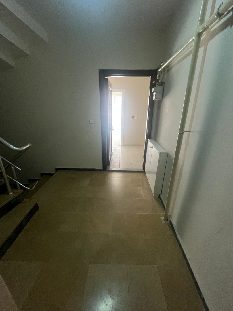 ÇANAKKALE  TRUVA CADEDESİNE YAKIN İÇİ YENİLENMİŞ 2+1 SATILIK DAİRE - ÇANAKKALE MERKEZ BARBAROS MAHALLESİ - undefined undefined - Thumbnail