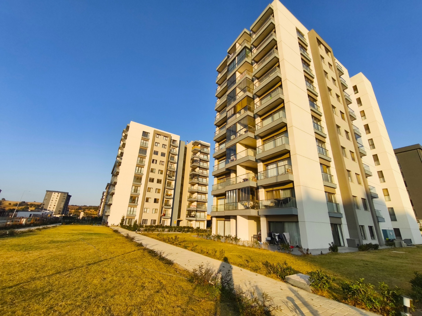 ÇANAKKALE ESENLER'DE HAVUZLU SİTEDE SIFIR 3+1 SATILIK DAİRE - ÇANAKKALE MERKEZ KARACAÖREN KÖYÜ - undefined undefined - Thumbnail