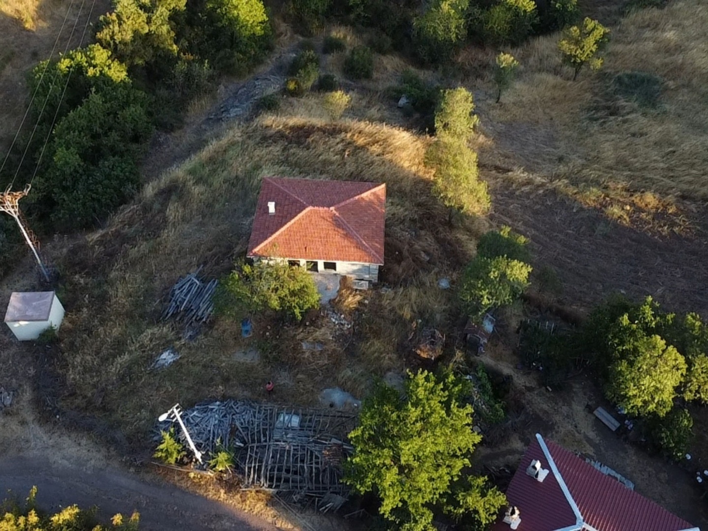 ÇANAKKALE LAPSEKİ HACIGELEN DE SATILIK 985 M2 ARSA İÇİNDE 4+2 TAŞ EV - ÇANAKKALE LAPSEKİ HACIGELEN KÖYÜ - undefined undefined - Thumbnail