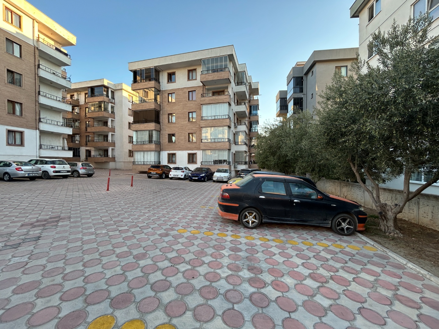 ÇANAKKALE BOĞAZKENT MAHALLESİ’NDE KORDON’A VE ÜNİVERSİTEYE YÜRÜME MESAFESİNDE GENİŞ 1+1 DAİRE - ÇANAKKALE MERKEZ KEPEZ BELDESİ, BOĞAZKENT MAHALLESİ - undefined undefined - Thumbnail