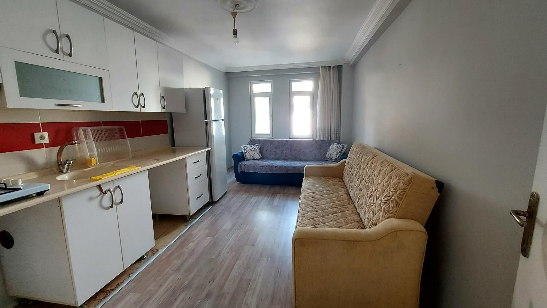 ÇANAKKALE MERKEZDE KİRALIK EŞYALI 1+1 DAİRE - ÇANAKKALE MERKEZ FEVZİPAŞA MAHALLESİ - undefined undefined - Thumbnail