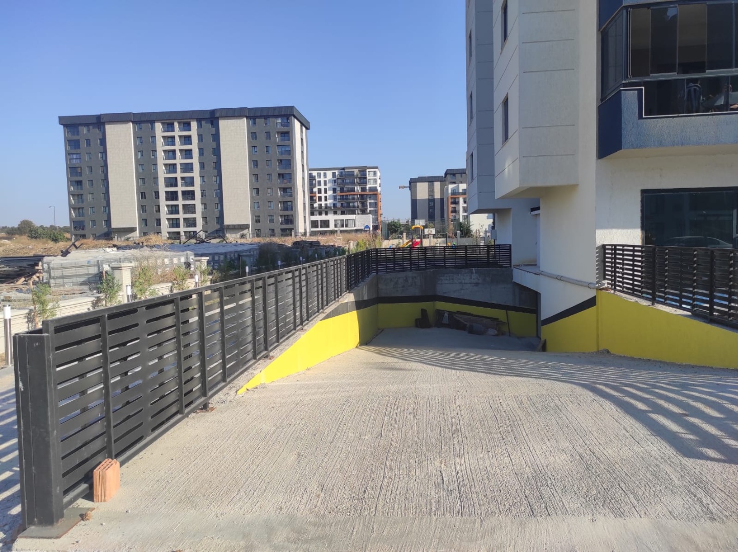 ÇANAKKALE KARACAÖRENDE  57. ALAY İLKÖĞRETİM OKULLARINA YAKIN SATILIK 3+1 DAİRE - ÇANAKKALE MERKEZ KARACAÖREN KÖYÜ - undefined undefined - Thumbnail