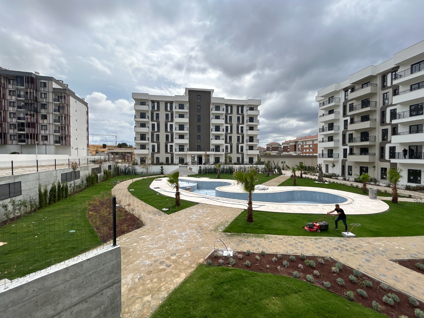 ÇANAKKALE, MERKEZ, HAMİDİYE MAHALLESİNDE, SOSYAL DONATILI VE GÜVENLİKLİ SİTEDE, GENİŞ BALKONLU, HOLLÜ SATILIK 1+1 DAİRE - ÇANAKKALE MERKEZ KEPEZ BELDESİ, HAMİDİYE MAHALLESİ - undefined undefined - Thumbnail