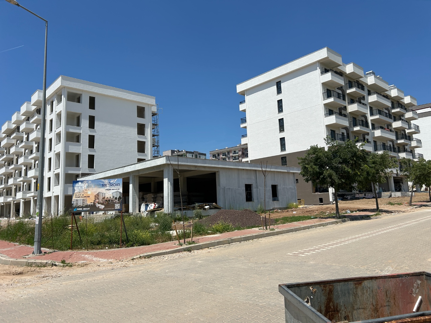 ÇANAKKALE, MERKEZ, HAMİDİYE MAHALLESİNDE, SOSYAL DONATILI VE GÜVENLİKLİ SİTEDE, EŞYALI, HOLLÜ SATILIK 1+1 DAİRE - ÇANAKKALE MERKEZ KEPEZ BELDESİ, HAMİDİYE MAHALLESİ - undefined undefined - Thumbnail