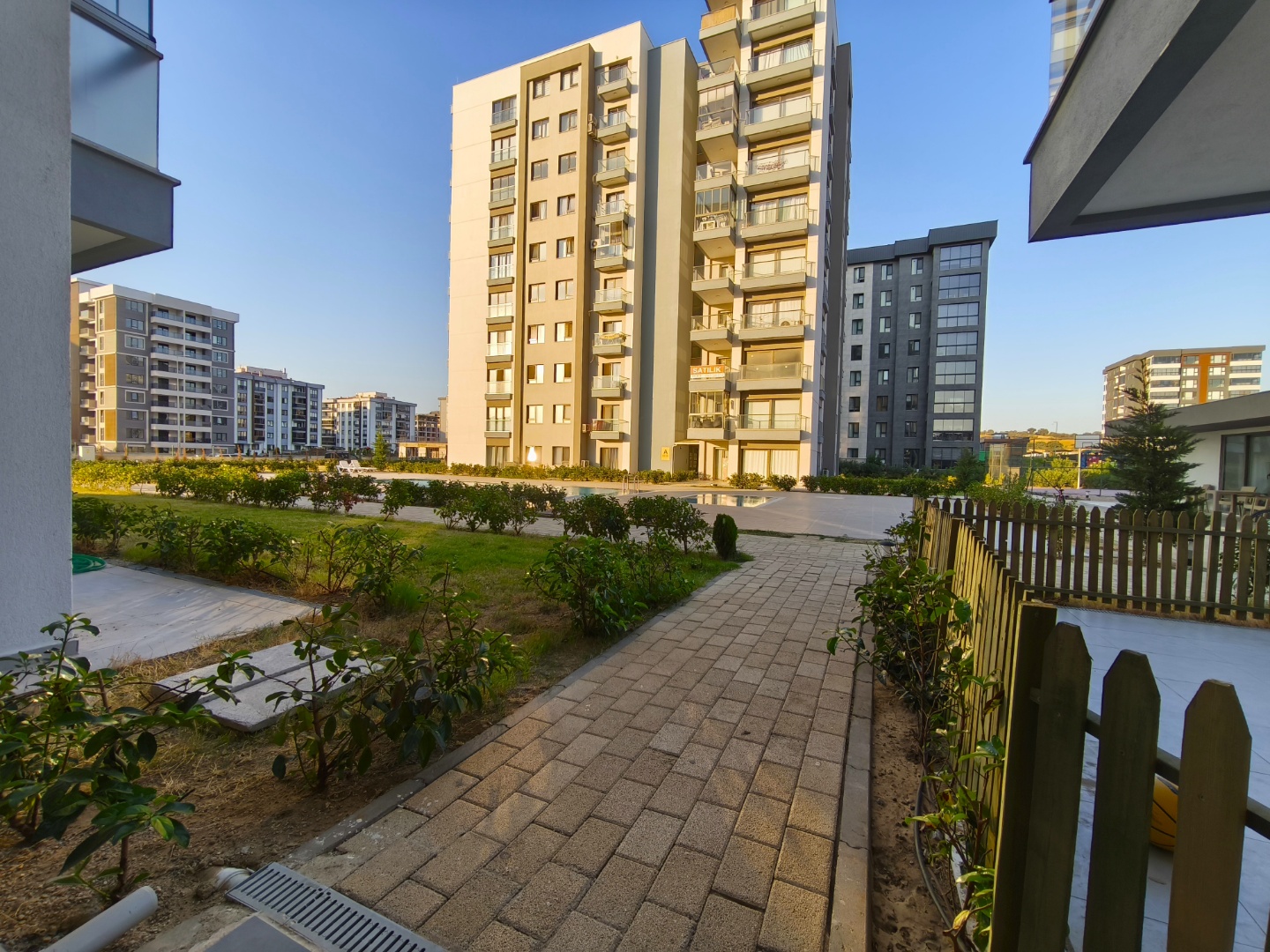 ÇANAKKALE ESENLER'DE HAVUZLU SİTEDE SIFIR 3+1 SATILIK DAİRE - ÇANAKKALE MERKEZ KARACAÖREN KÖYÜ - undefined undefined - Thumbnail