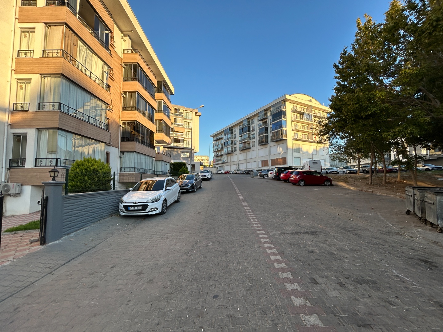 ÇANAKKALE BOĞAZKENT MAHALLESİ’NDE KORDON’A VE ÜNİVERSİTEYE YÜRÜME MESAFESİNDE GENİŞ 1+1 DAİRE - ÇANAKKALE MERKEZ KEPEZ BELDESİ, BOĞAZKENT MAHALLESİ - undefined undefined - Thumbnail