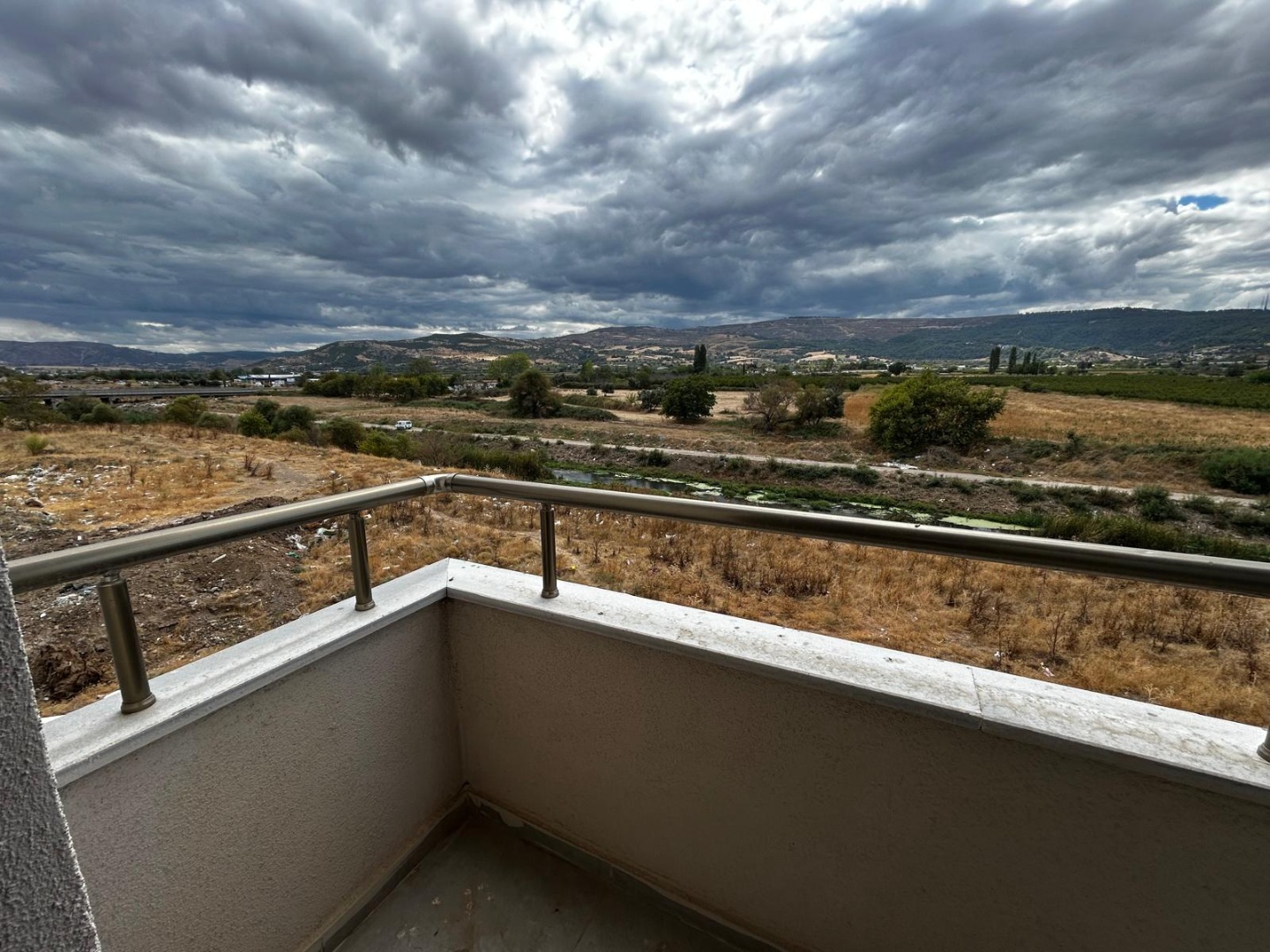 ÇANAKKALE MERKEZ İSMETPAŞA MAHALLESİNDE ARA KAT, ÖNÜ AÇIK KİRALIK KÖŞE DAİRE - ÇANAKKALE MERKEZ ARSLANCA MAHALLESİ - undefined undefined - Thumbnail