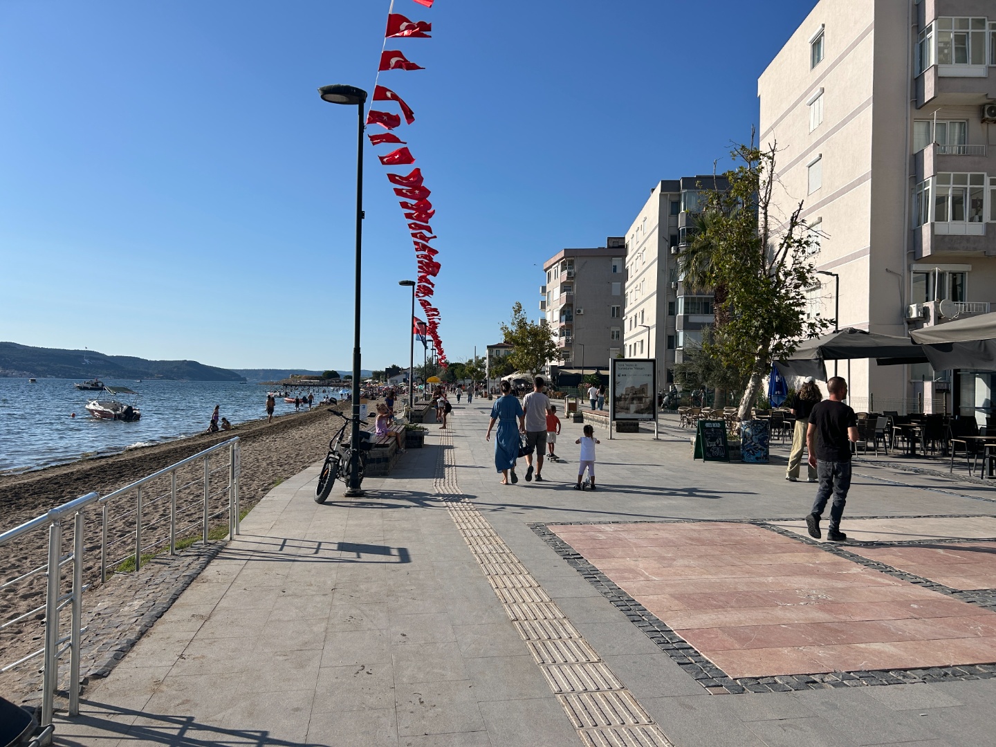ÇANAKKALE MERKEZ YENİ KORDON'A 80 METRE, KISMİ BOĞAZ MANZARALI, ASANSÖRLÜ 3+1 SATILIK DAİRE - ÇANAKKALE MERKEZ BARBAROS MAHALLESİ - undefined undefined - Thumbnail