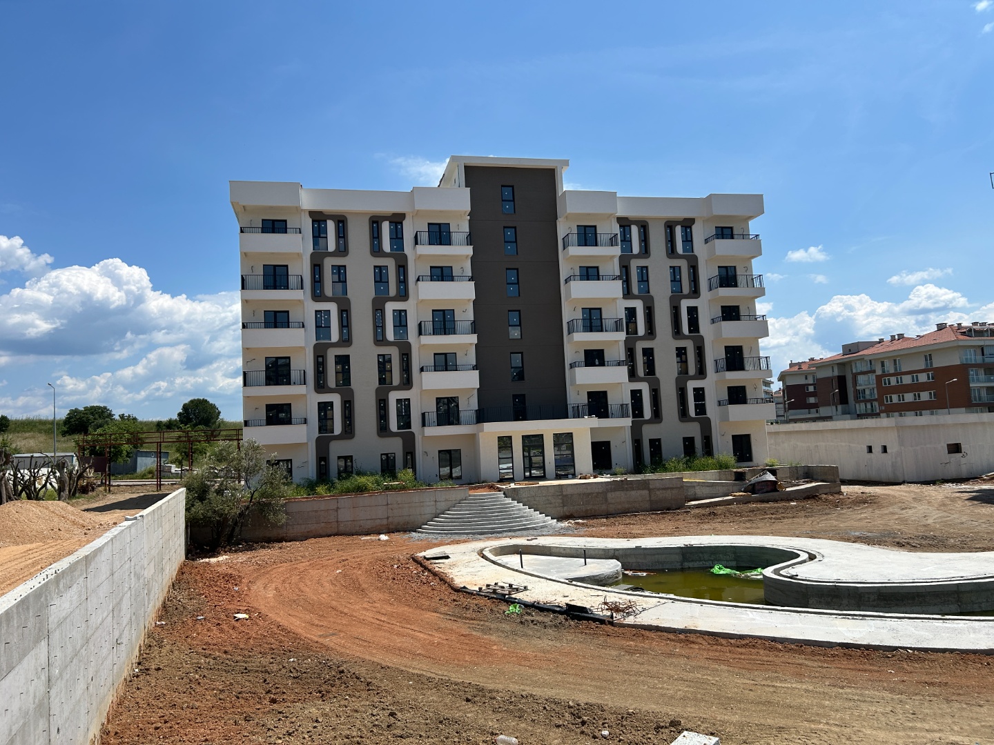 ÇANAKKALE, MERKEZ, HAMİDİYE MAHALLESİNDE, SOSYAL DONATILI VE GÜVENLİKLİ SİTEDE, EŞYALI, HOLLÜ SATILIK 1+1 DAİRE - ÇANAKKALE MERKEZ KEPEZ BELDESİ, HAMİDİYE MAHALLESİ - undefined undefined - Thumbnail
