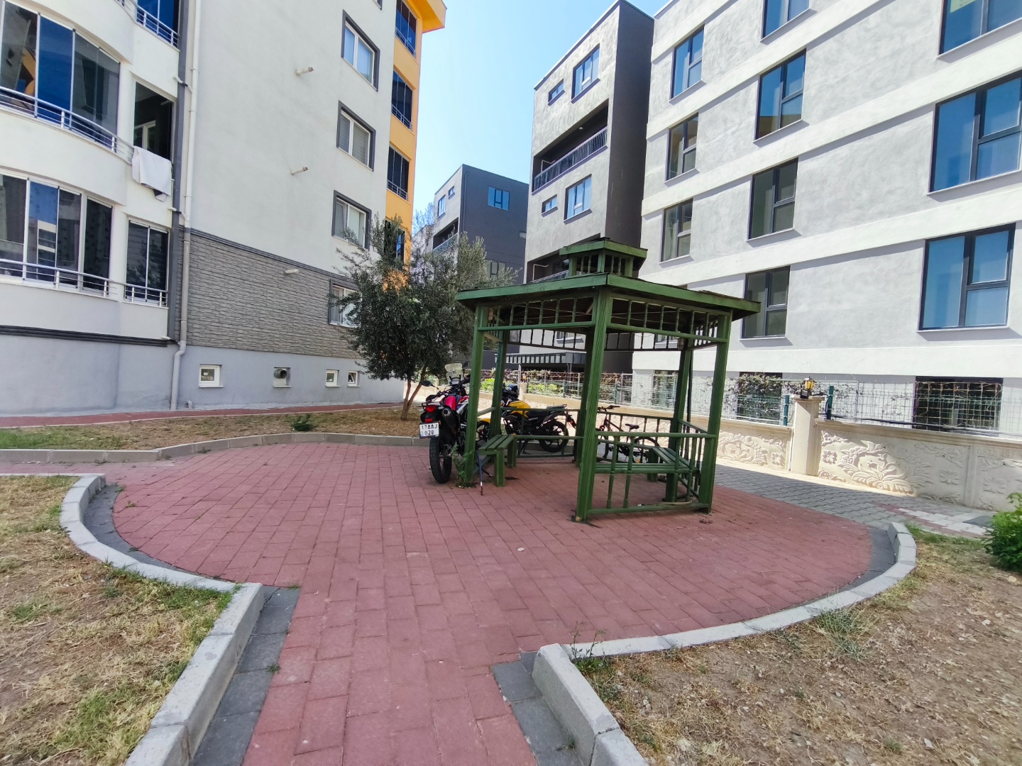 ÇANAKKALE HAMİDİYE'DE GENİŞ BALKONLU BOĞAZ MANZARALI KİRALIK DAİRE - ÇANAKKALE MERKEZ KEPEZ BELDESİ, BOĞAZKENT MAHALLESİ - undefined undefined - Thumbnail
