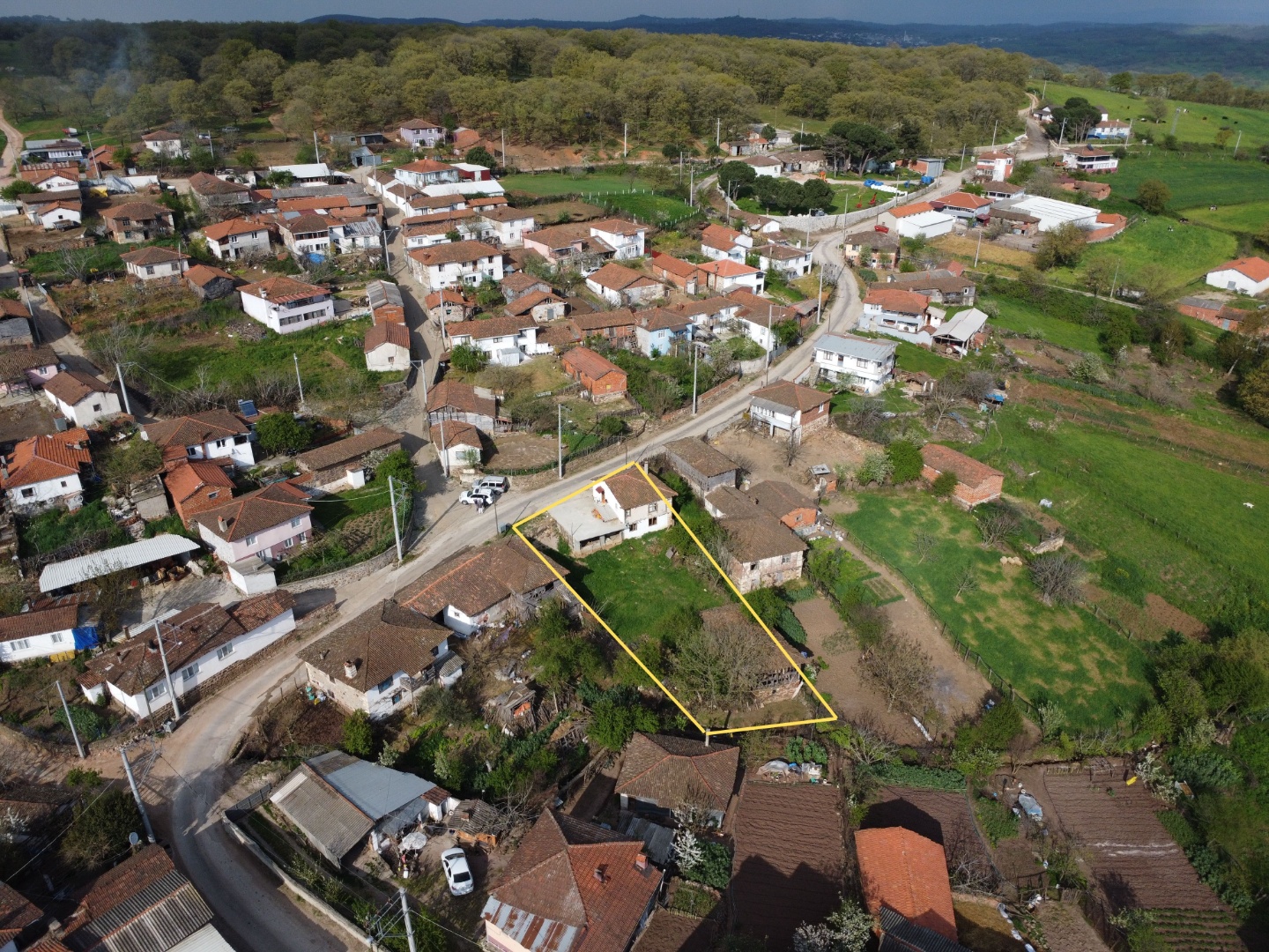 ÇANAKKALE ÇAN KARADAĞ DA 616 m2 ARSA İÇİ 2+1  KÖY EVİ - ÇANAKKALE ÇAN KARADAĞ KÖYÜ - undefined undefined - Thumbnail