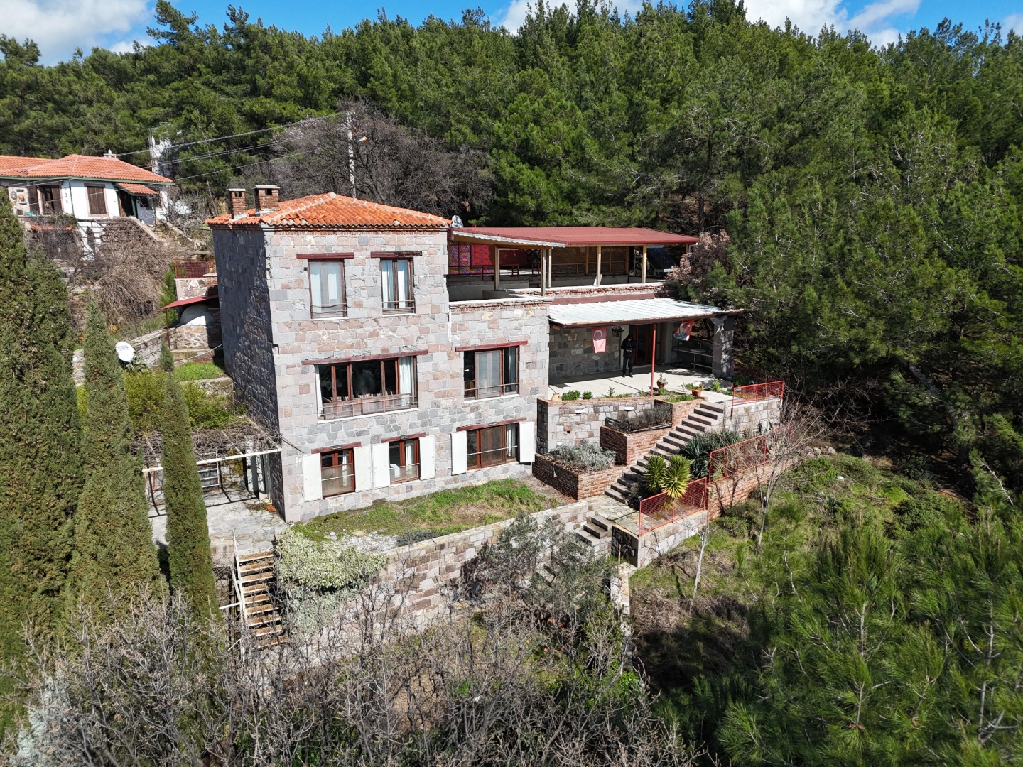 ÖNÜ KAPANMAZ PANORAMİK DENİZ & MİDİLLİ MANZARALI TAŞ VİLLA