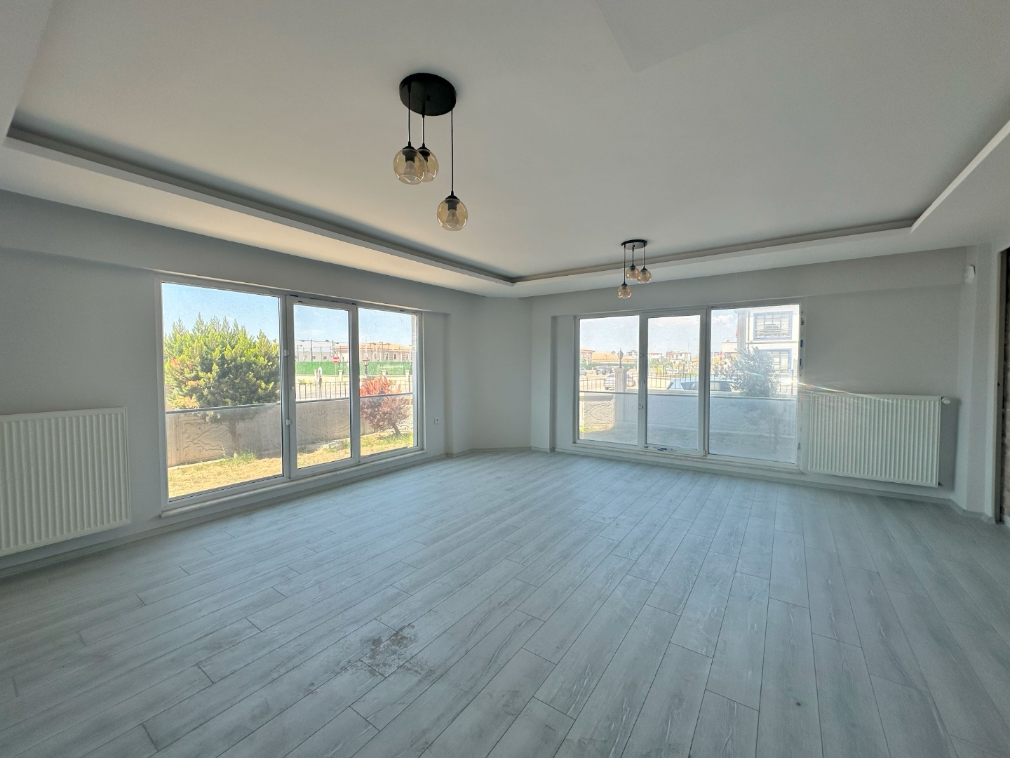 ÇANAKKALE MODERN SİTESİ, GİRİŞ KAT GENİŞ 3+1 SATILIK DAİRE! - ÇANAKKALE MERKEZ ARSLANCA KÖYÜ - undefined undefined - Thumbnail
