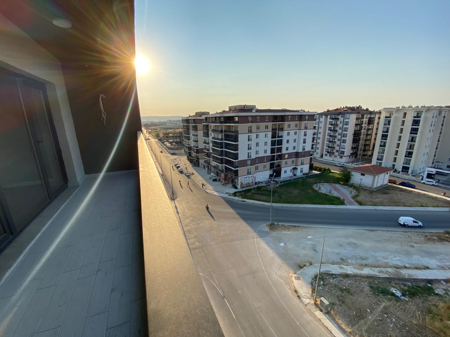 🏡 KENT ANATOLIA SİTESİ'NDE 7. KATTA 3+1 KAPALI MUTFAKLI EBEVEYN BANYOLU DAİRE - ÇANAKKALE MERKEZ ARSLANCA MAHALLESİ - undefined undefined - Thumbnail