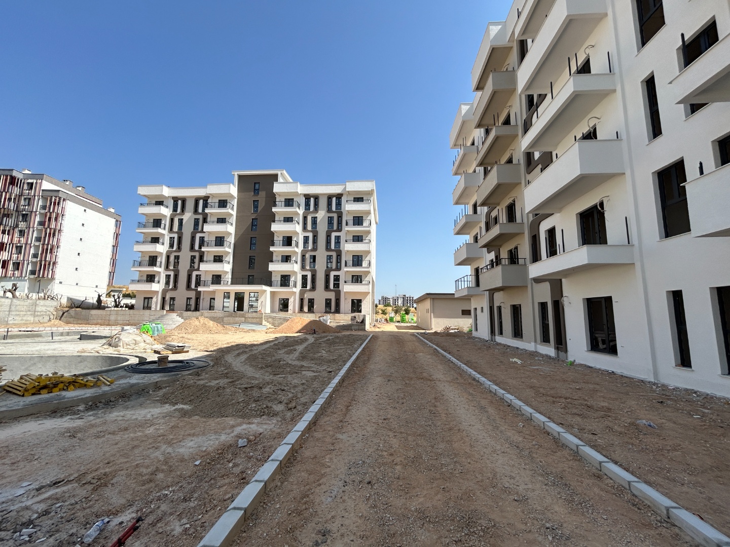 ÇANAKKALE, MERKEZ, HAMİDİYE MAHALLESİNDE, SOSYAL DONATILI VE GÜVENLİKLİ SİTEDE, EŞYALI, HOLLÜ SATILIK 1+1 DAİRE - ÇANAKKALE MERKEZ KEPEZ BELDESİ, HAMİDİYE MAHALLESİ - undefined undefined - Thumbnail