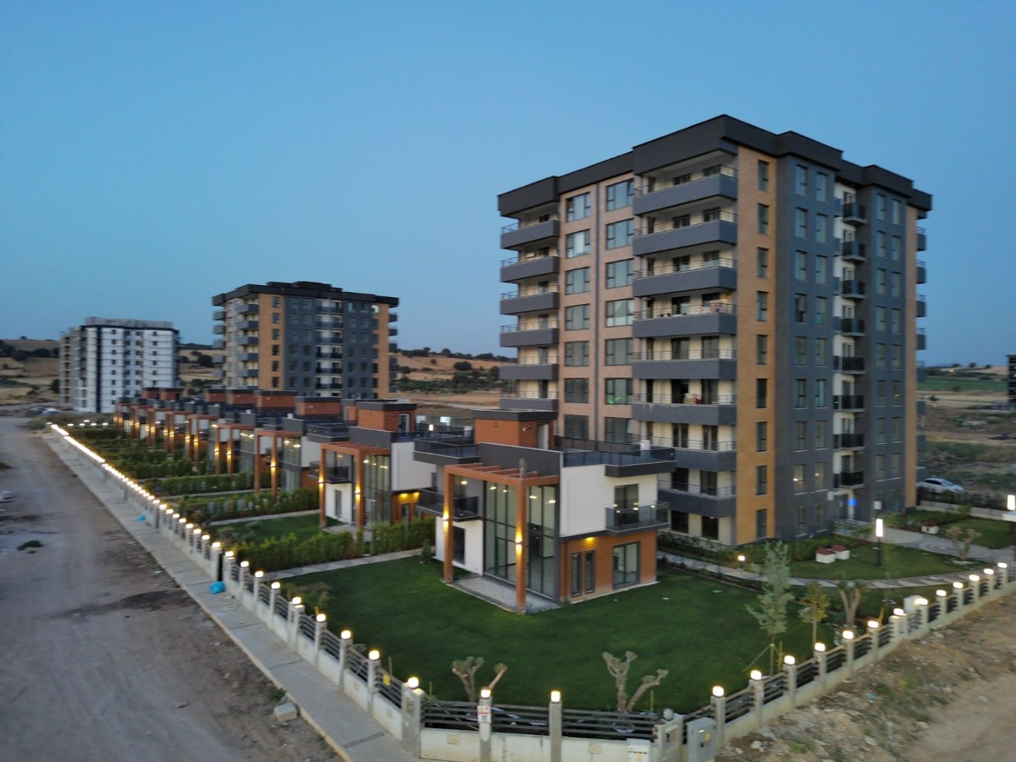 ÇANAKKALE ESENLER KARACAÖREN MEVKİİ ARDES SAFİR SİTESİ’NDE LÜKS 3+1 KİRALIK DAİRE  - ÇANAKKALE MERKEZ KARACAÖREN KÖYÜ - undefined undefined - Thumbnail