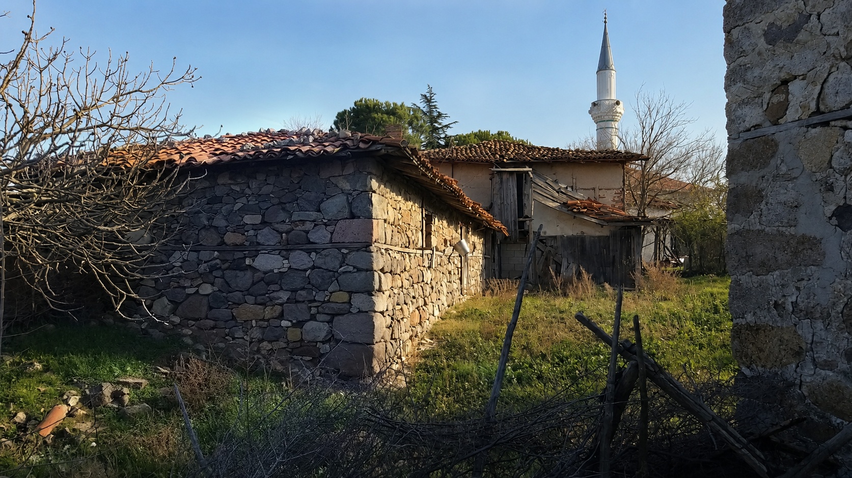 Bayramiç Bıyıklı Köyünde 428m² Bahçeli Taş Ev ve Dam - ÇANAKKALE BAYRAMİÇ BIYIKLI KÖYÜ - undefined undefined - Thumbnail