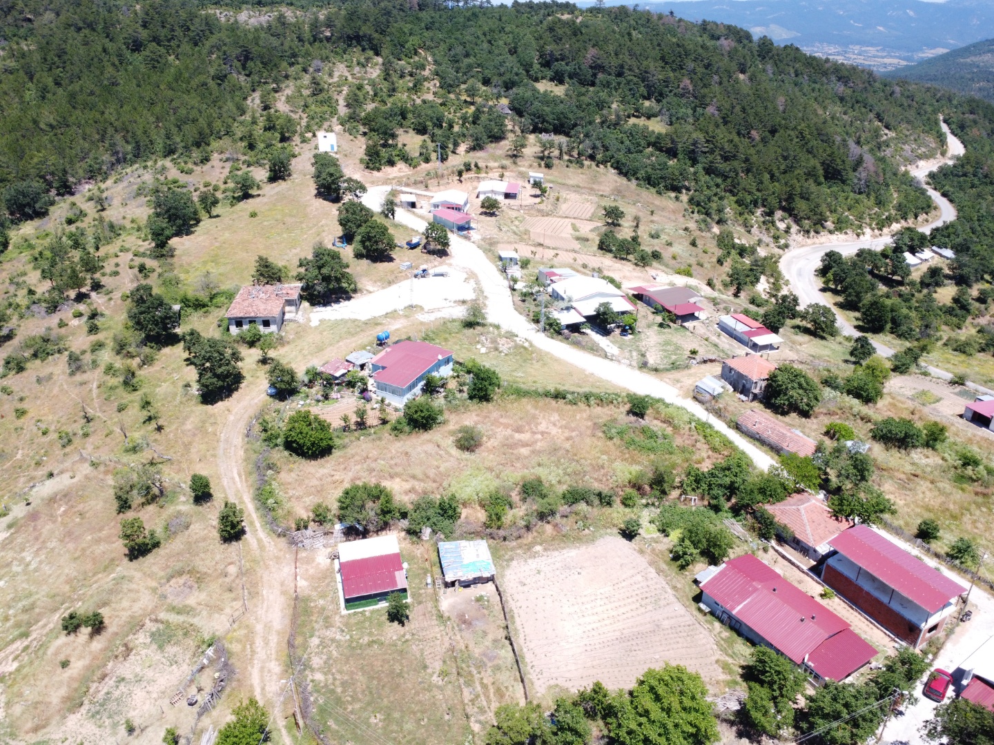 LAPSEKİ ÜÇPINARLAR KÖYÜNDE %40 İMARLI 1518 M2  SATILIK ARSA - ÇANAKKALE LAPSEKİ ÜÇPINAR KÖYÜ - undefined undefined - Thumbnail