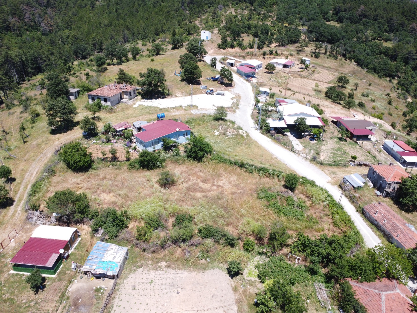 LAPSEKİ ÜÇPINARLAR KÖYÜNDE %40 İMARLI 1518 M2  SATILIK ARSA - ÇANAKKALE LAPSEKİ ÜÇPINAR KÖYÜ - undefined undefined - Thumbnail