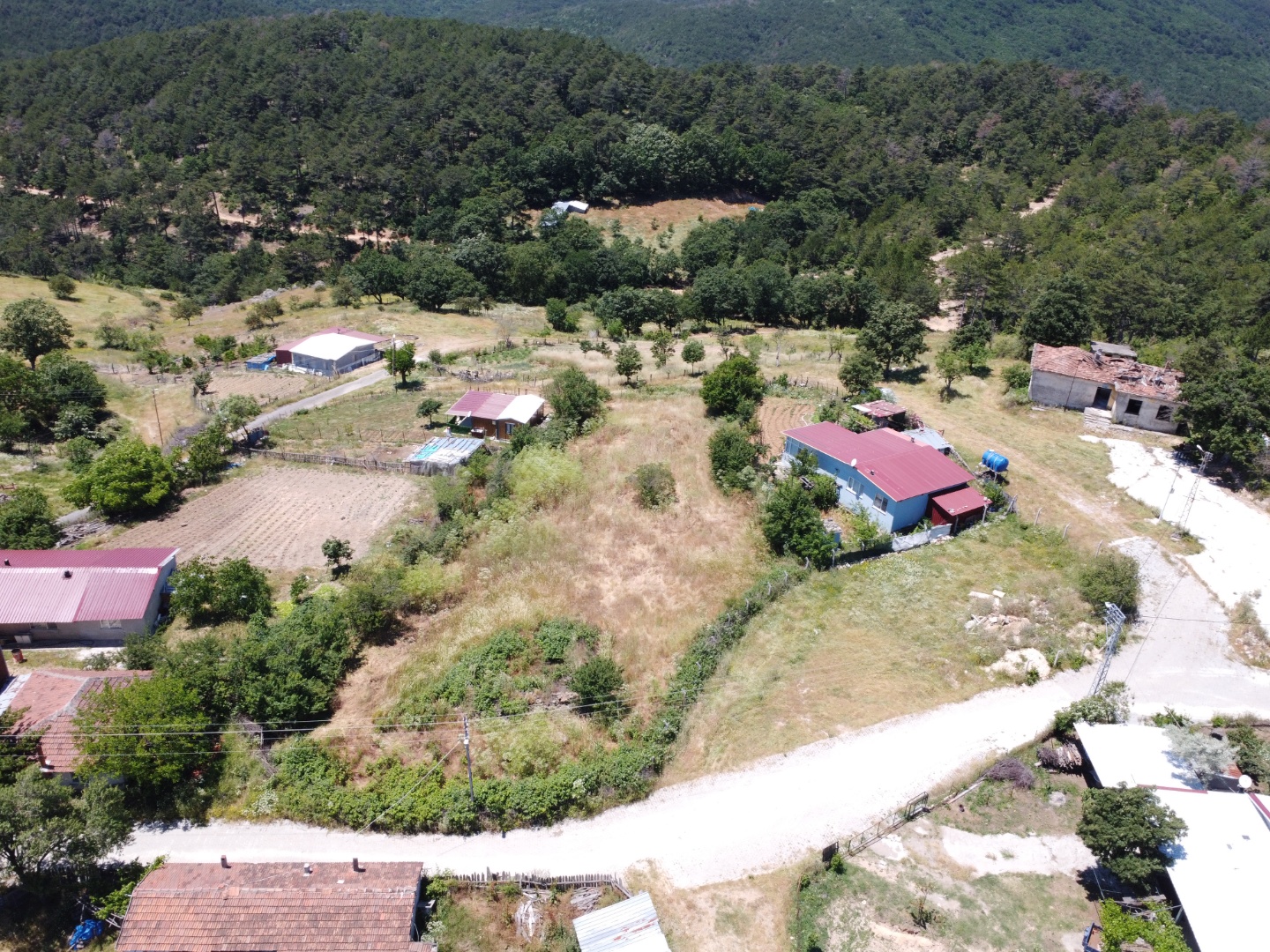 LAPSEKİ ÜÇPINARLAR KÖYÜNDE %40 İMARLI 1518 M2  SATILIK ARSA - ÇANAKKALE LAPSEKİ ÜÇPINAR KÖYÜ - undefined undefined - Thumbnail