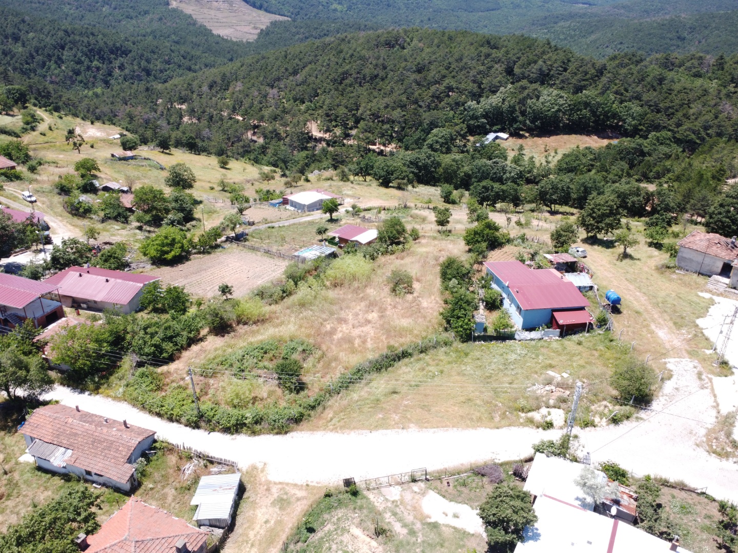 LAPSEKİ ÜÇPINARLAR KÖYÜNDE %40 İMARLI 1518 M2  SATILIK ARSA - ÇANAKKALE LAPSEKİ ÜÇPINAR KÖYÜ - undefined undefined - Thumbnail