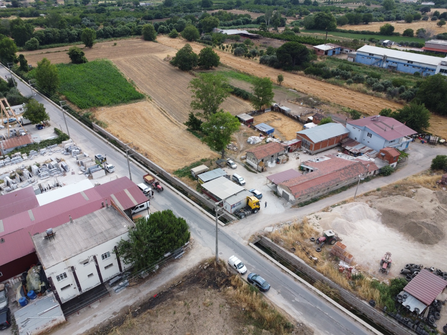 IŞIKLAR KÖYÜ ANAYOL KENARI SATILIK 472 M2 TİCARETHANE VE ARAZİ ! - ÇANAKKALE MERKEZ IŞIKLAR KÖYÜ - undefined undefined - Thumbnail