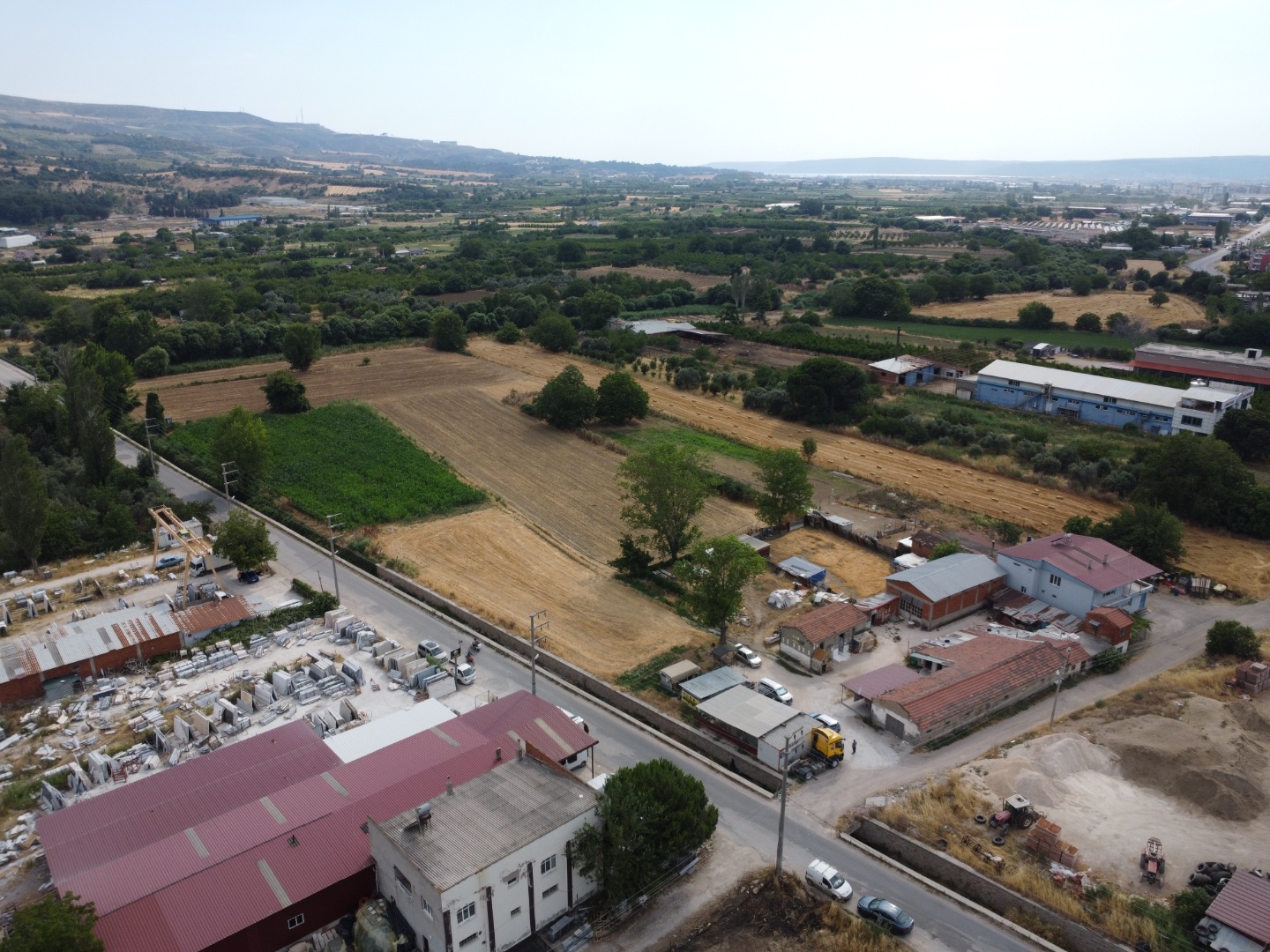 IŞIKLAR KÖYÜ ANAYOL KENARI SATILIK 472 M2 TİCARETHANE VE ARAZİ ! - ÇANAKKALE MERKEZ IŞIKLAR KÖYÜ - undefined undefined - Thumbnail