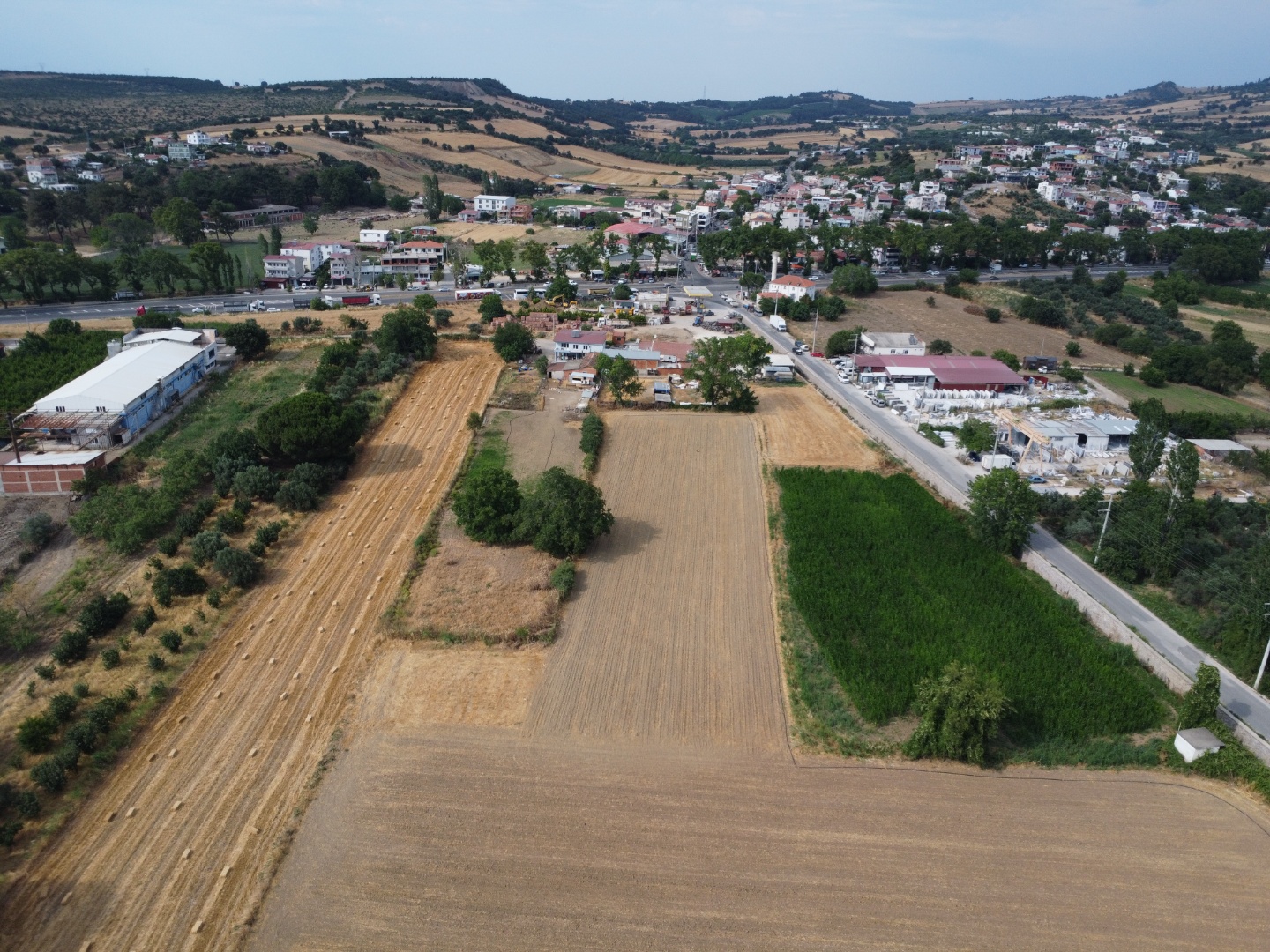IŞIKLAR KÖYÜ ANAYOL KENARI SATILIK 472 M2 TİCARETHANE VE ARAZİ ! - ÇANAKKALE MERKEZ IŞIKLAR KÖYÜ - undefined undefined - Thumbnail