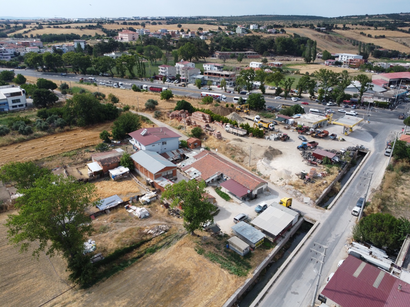 IŞIKLAR KÖYÜ ANAYOL KENARI SATILIK 472 M2 TİCARETHANE VE ARAZİ ! - ÇANAKKALE MERKEZ IŞIKLAR KÖYÜ - undefined undefined - Thumbnail