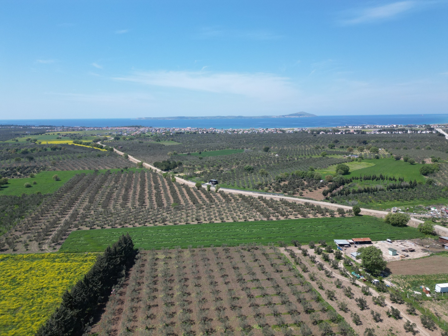 ÇANAKKALE GEYİKLİDE 9.368 M2 SATILIK TARLA - ÇANAKKALE EZİNE GEYİKLİ BELDESİ, HÜRRİYET MAHALLESİ - undefined undefined - Thumbnail