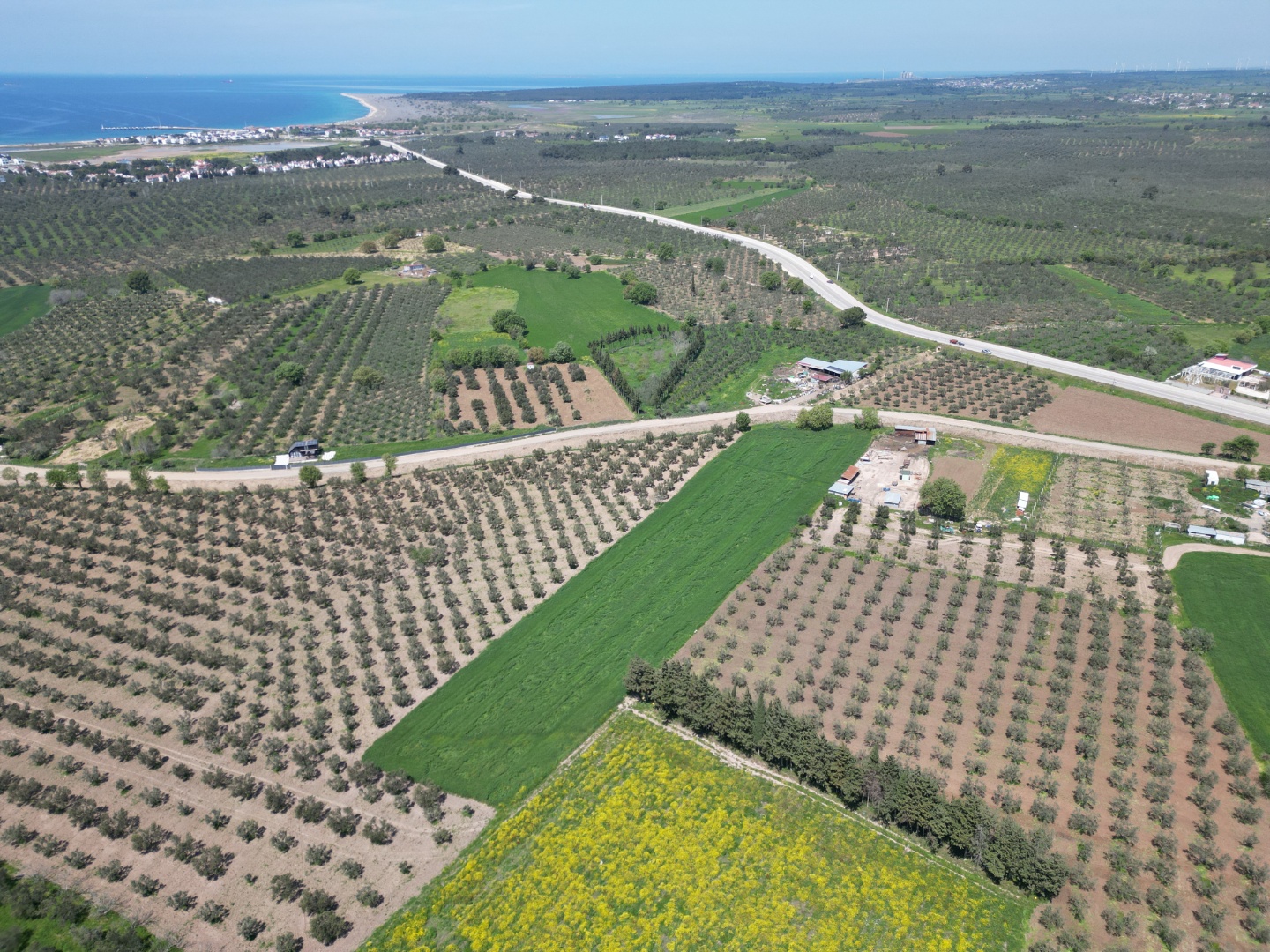 ÇANAKKALE GEYİKLİDE 9.368 M2 SATILIK TARLA - ÇANAKKALE EZİNE GEYİKLİ BELDESİ, HÜRRİYET MAHALLESİ - undefined undefined - Thumbnail