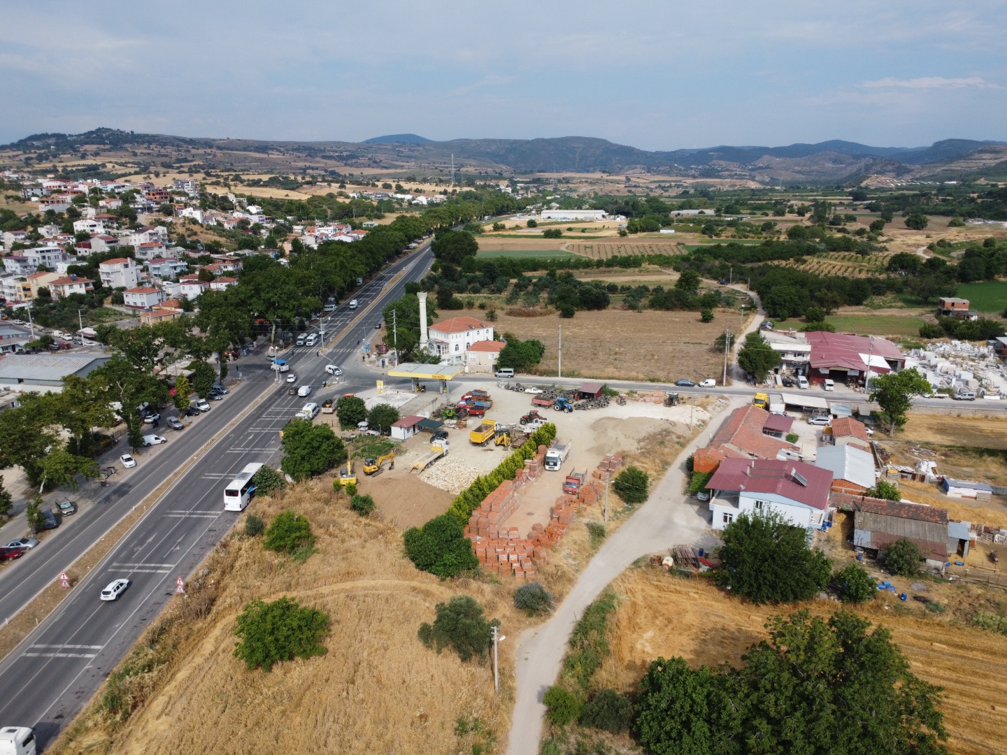IŞIKLAR KÖYÜ ANAYOL KENARI SATILIK 472 M2 TİCARETHANE VE ARAZİ ! - ÇANAKKALE MERKEZ IŞIKLAR KÖYÜ - undefined undefined - Thumbnail
