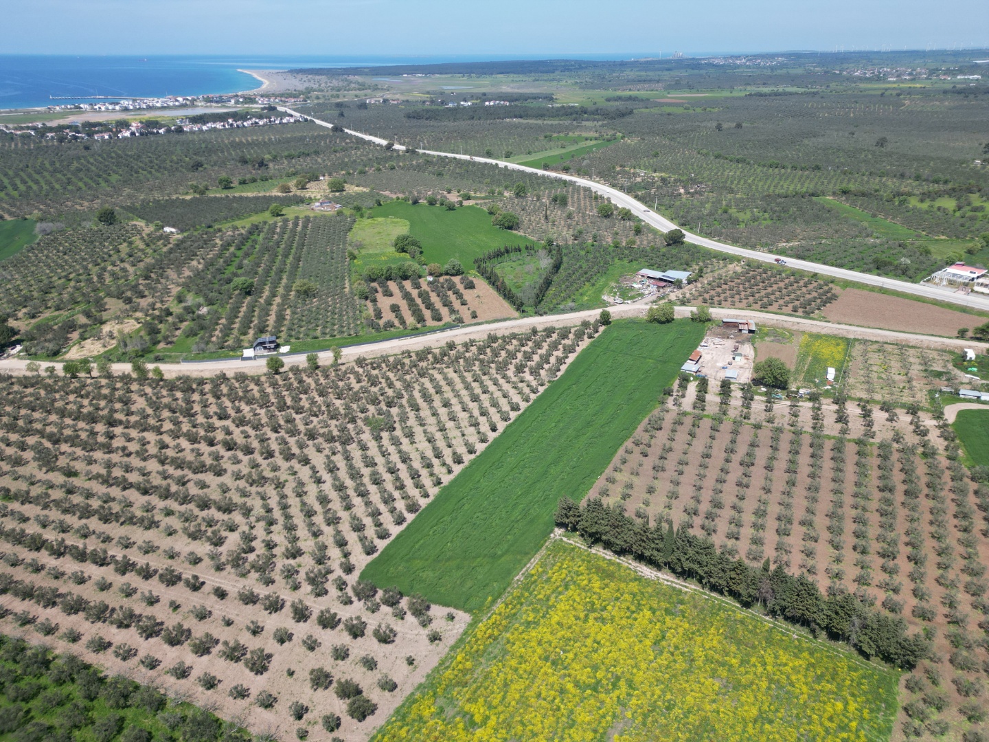 ÇANAKKALE GEYİKLİDE 9.368 M2 SATILIK TARLA - ÇANAKKALE EZİNE GEYİKLİ BELDESİ, HÜRRİYET MAHALLESİ - undefined undefined - Thumbnail