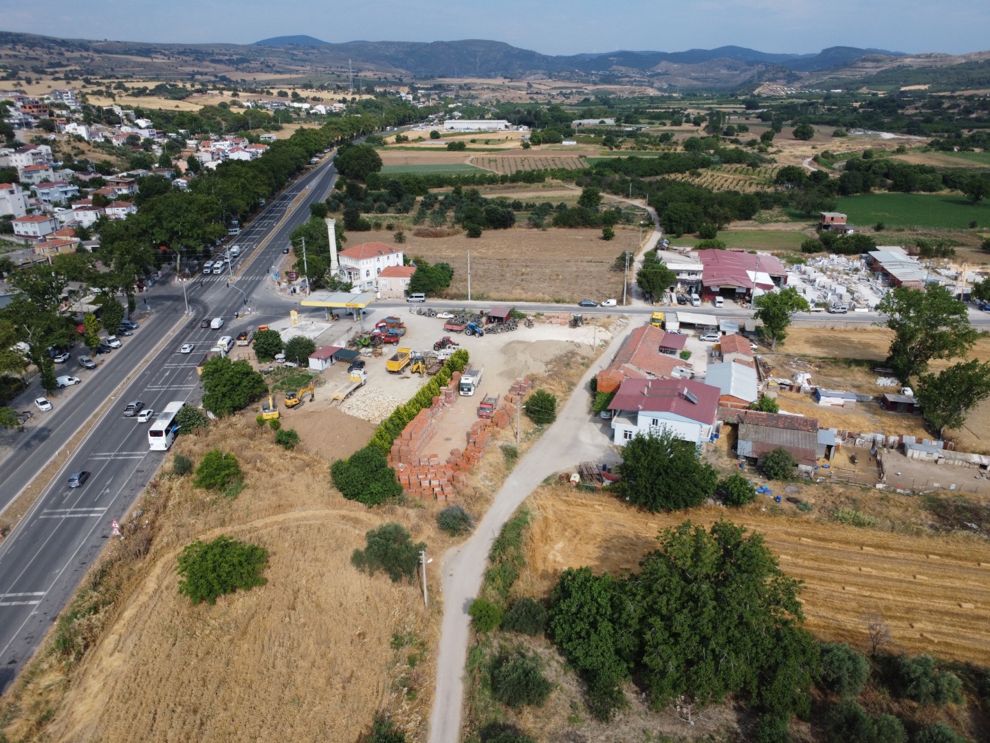 IŞIKLAR KÖYÜ ANAYOL KENARI SATILIK 472 M2 TİCARETHANE VE ARAZİ ! - ÇANAKKALE MERKEZ IŞIKLAR KÖYÜ - undefined undefined - Thumbnail