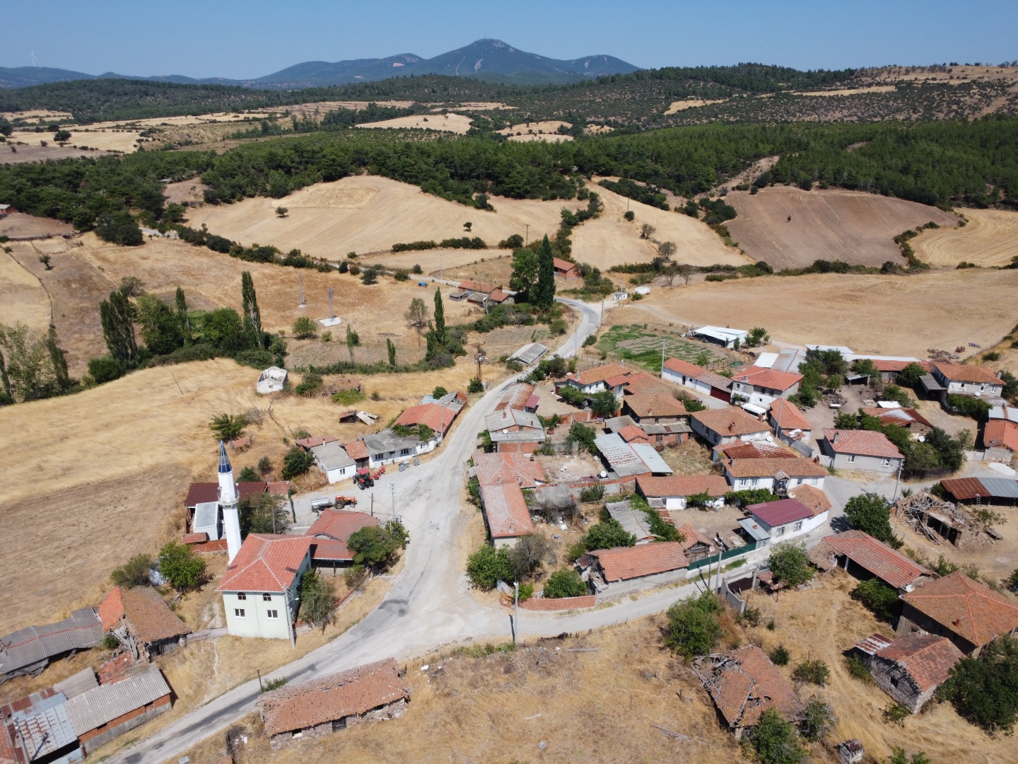 BAYRAMİÇ ÜÇYOL KÖYÜNÜN GİRİŞİNDE 2963 M2 KÖY İMARLI SATILIK ARSA ! - ÇANAKKALE BAYRAMİÇ ÜÇYOL KÖYÜ - undefined undefined - Thumbnail
