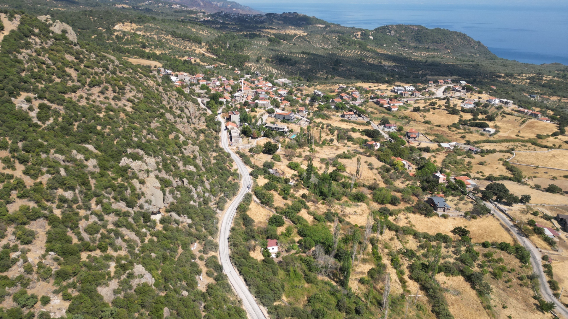 ÇANAKKALE AYVACIK KOZLU KÖYÜNDE SATILIK 1.052 M2 BAHÇE - ÇANAKKALE AYVACIK KOZLU KÖYÜ - undefined undefined - Thumbnail