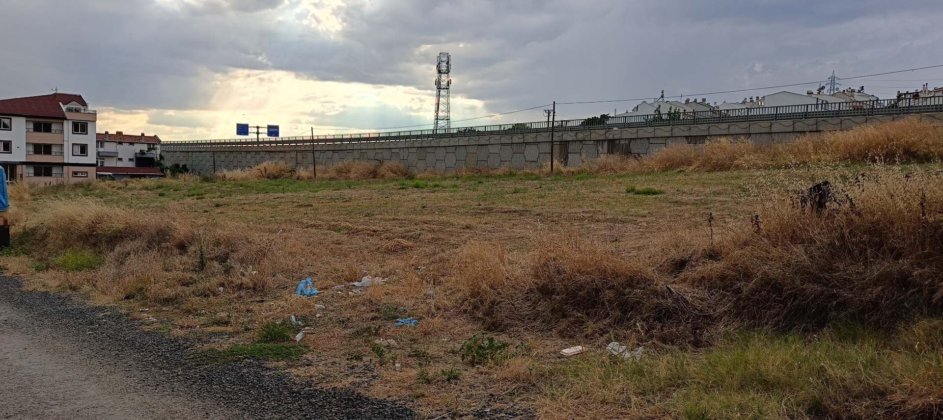 TEKİRDAĞ BARBAROS SATILIK 3.712 M2 KONUT İMARLI ARSA